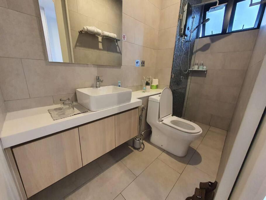 Kota Kinabalu City The Shore - Lucky 7 Homestay Zewnętrze zdjęcie